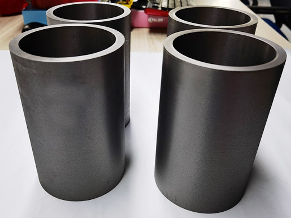 Millist mõju avaldab kõrge või madal ränisisaldus hallmalmi 200 mehaanilisele töötlemisele?